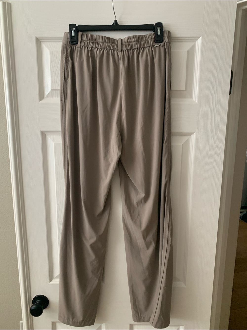 Vuori Villa Trouser in Walnut - Picture 6 of 9